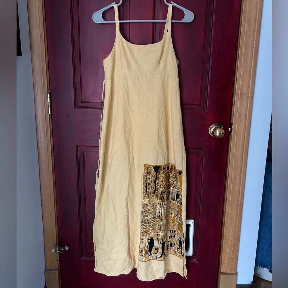 RUNVS Long Maxi Dress With Decorative Design on Front and Back
